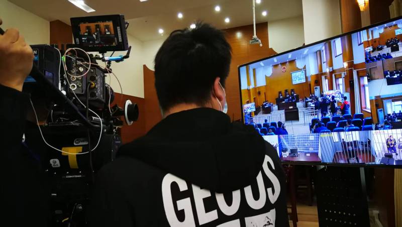 AI生成VS人工创意——杨陵区广告片拍摄公司的技术浪漫主义实践